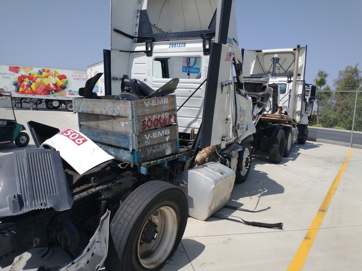 2020 VOLVO NVR94T300 DAYCAB PARTS TRUCK