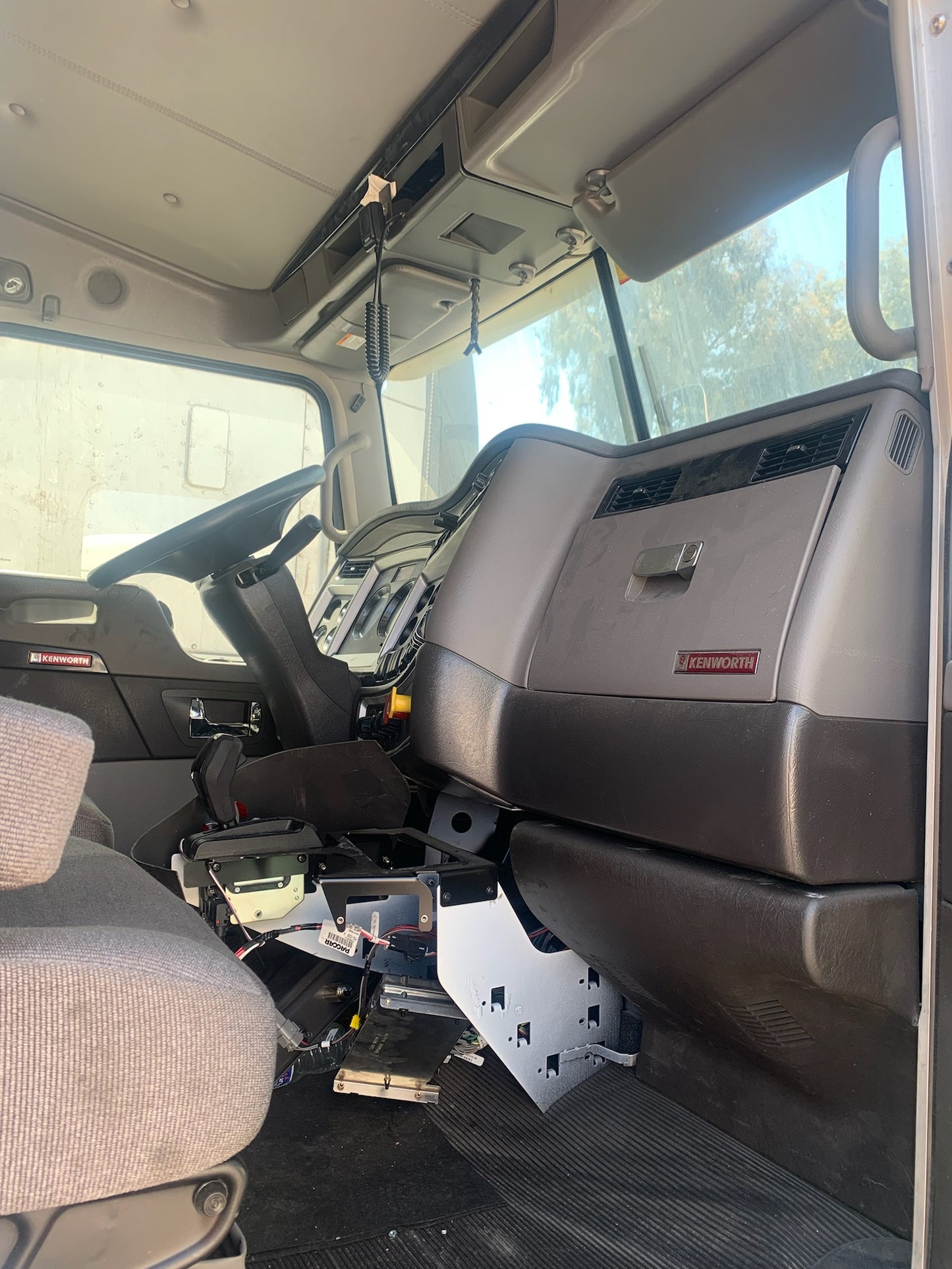 2021 KENWORTH T800B SERIES DAY CAB