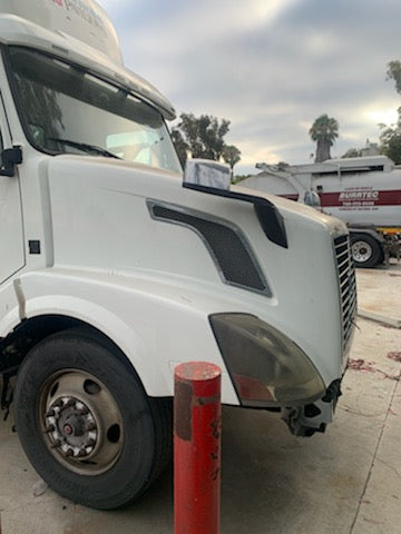 2016 Volvo VNL64T300 Hood Assembly