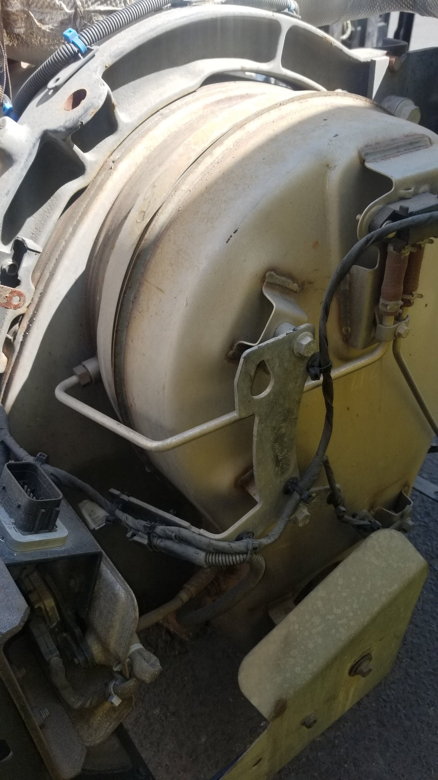 VOLVO DPF BOX ASSEMBLY REMOVED FROM 2019  VOLVO